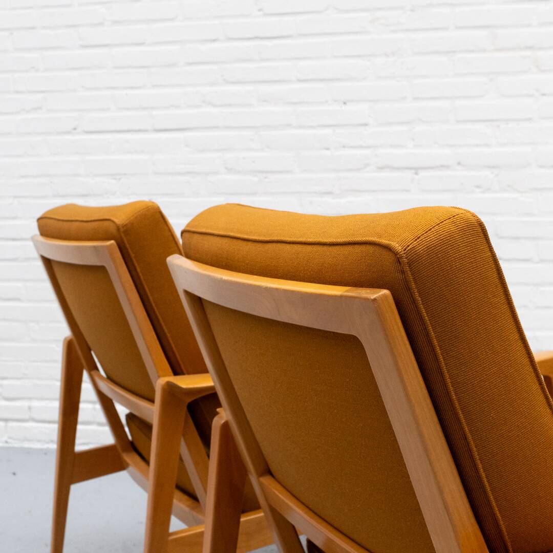 Fauteuil Walter Knoll Antimott du milieu du siècle