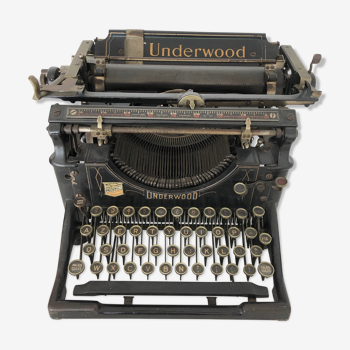 Machine à écrire Underwood fin 20/30