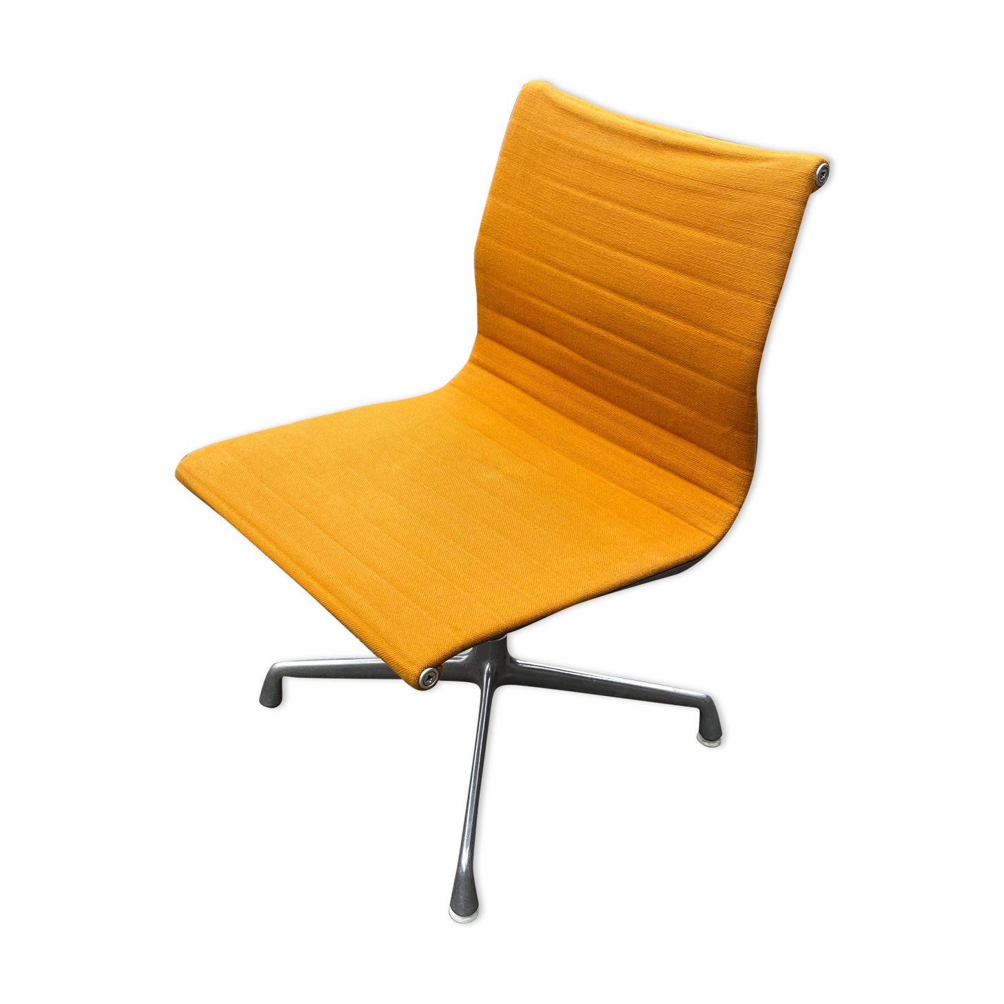 Eames design armchair, Hermann Miller edition, Aluminium Group series