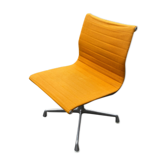 Fauteuil design Eames, édition Hermann Miller, série Aluminium Group