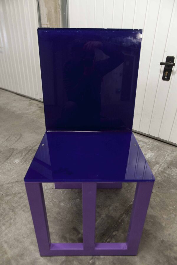 Chaise en métal et plexiglass création unique
