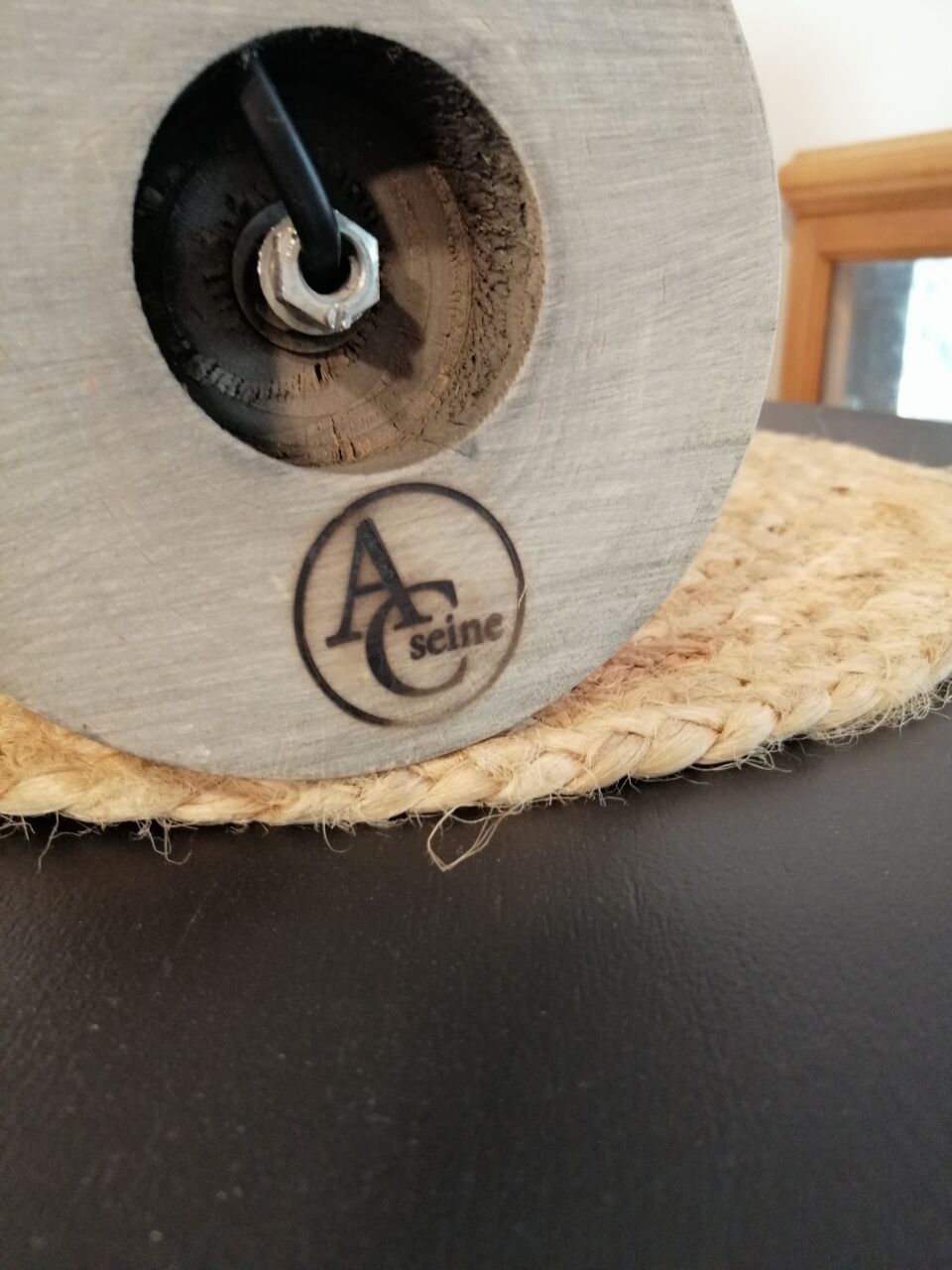 Vintage table lamp year 1980 in turned wood.