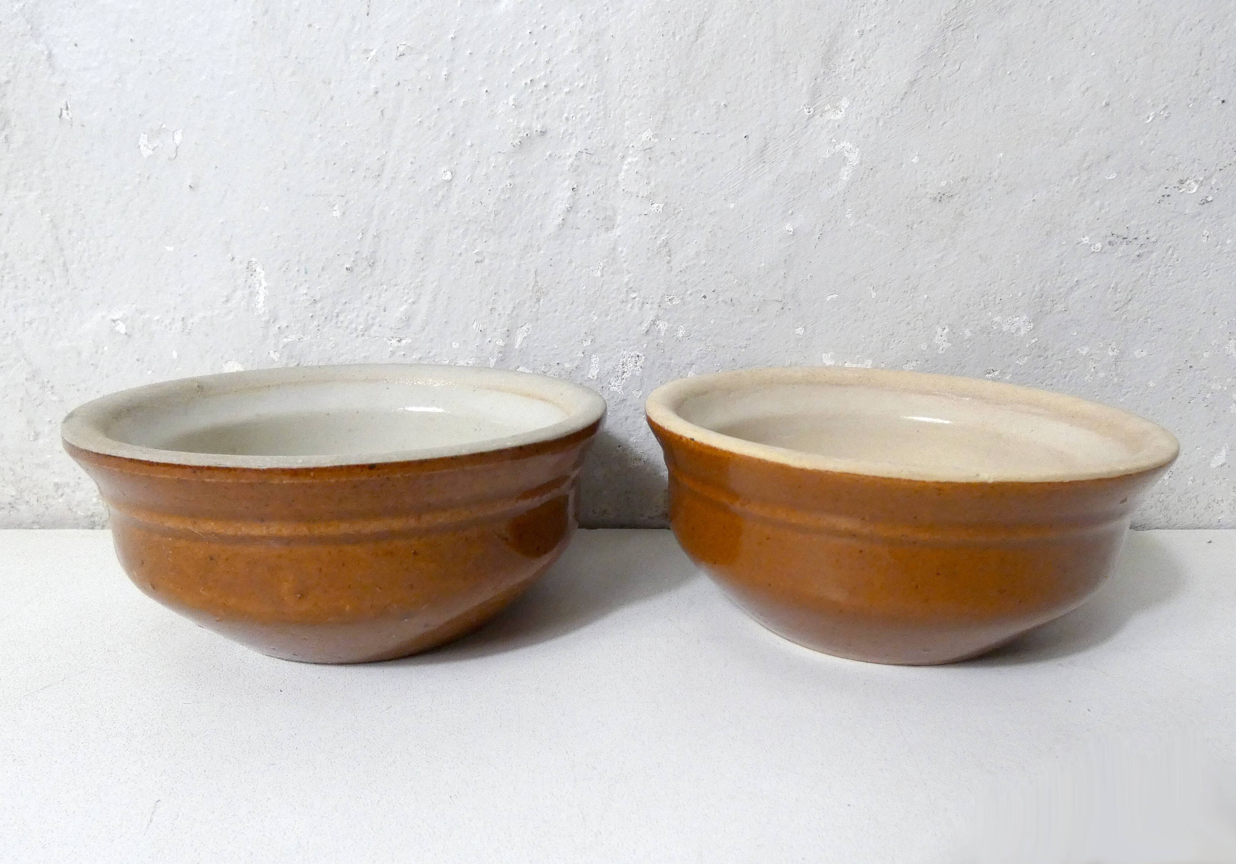 2 plats à four en grès vernissé vintage