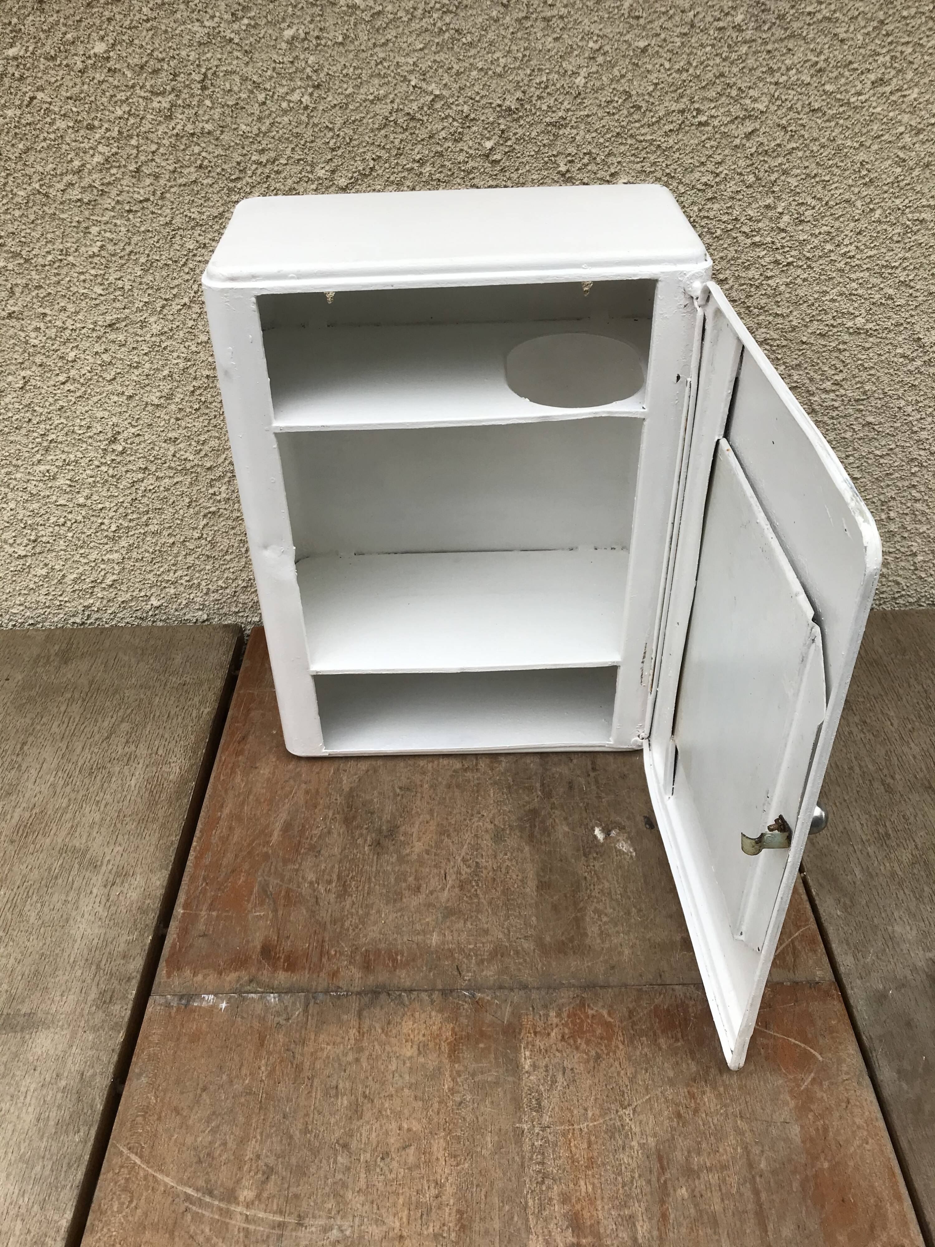 Former white metal pharmacy wardrobe vintage mirror