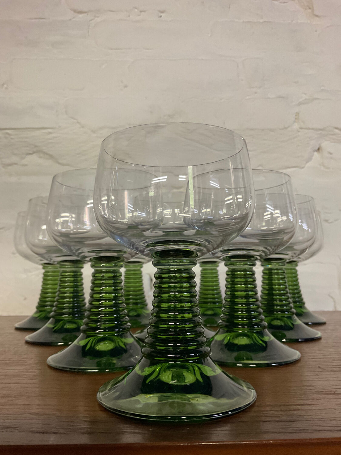 Série de 10 verres à vin vintage