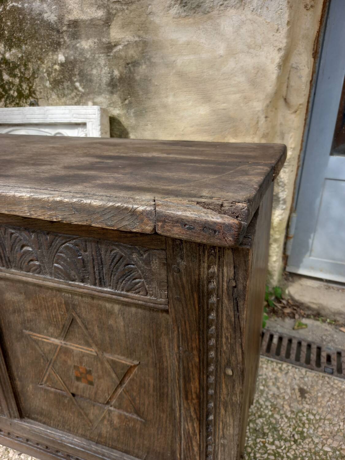 Large 17th century oak chest