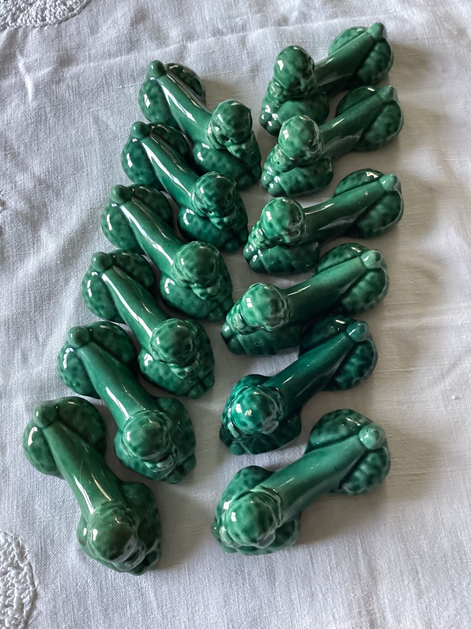 Set of twelve ceramic knife holders
