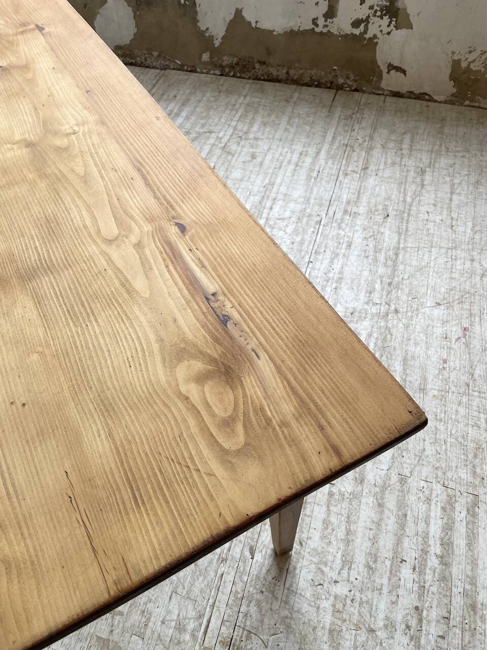 Farmhouse table with spindle legs 2.50m