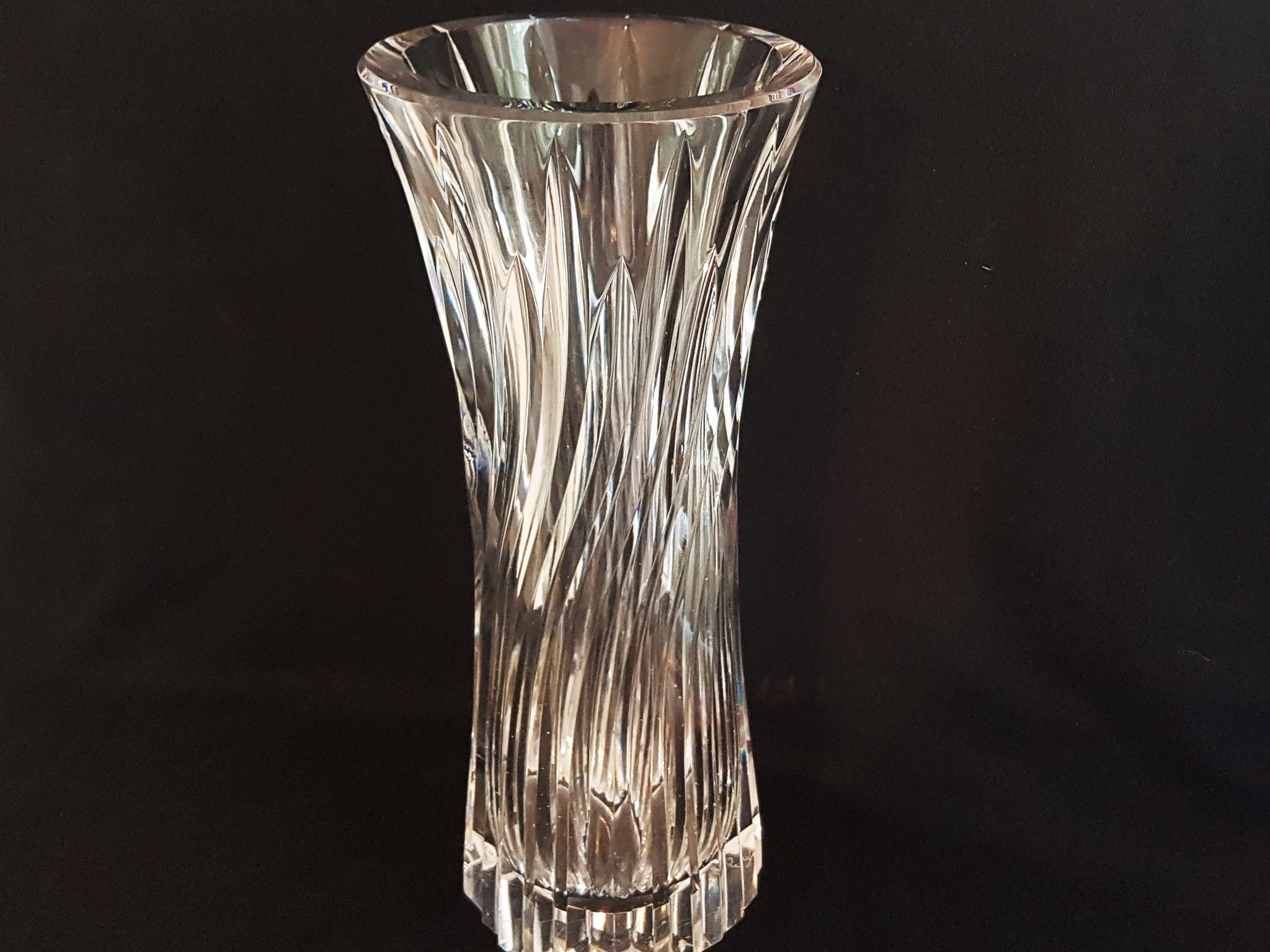 Vase rouleau en cristal taillé Val Saint Lambert