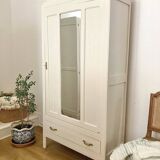 Small Parisian wardrobe