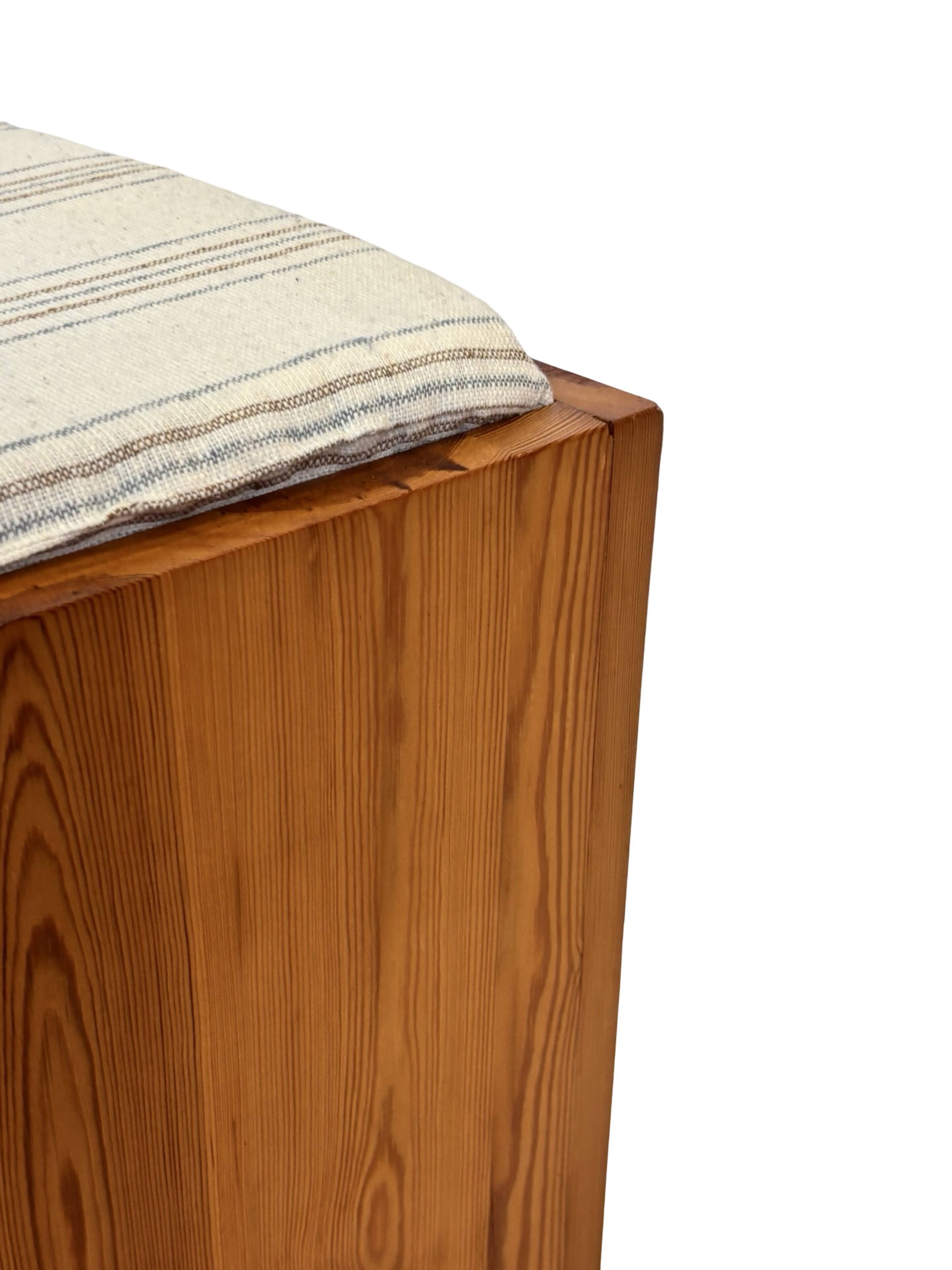 Vintage pinewood stool side table with compartment 70s design