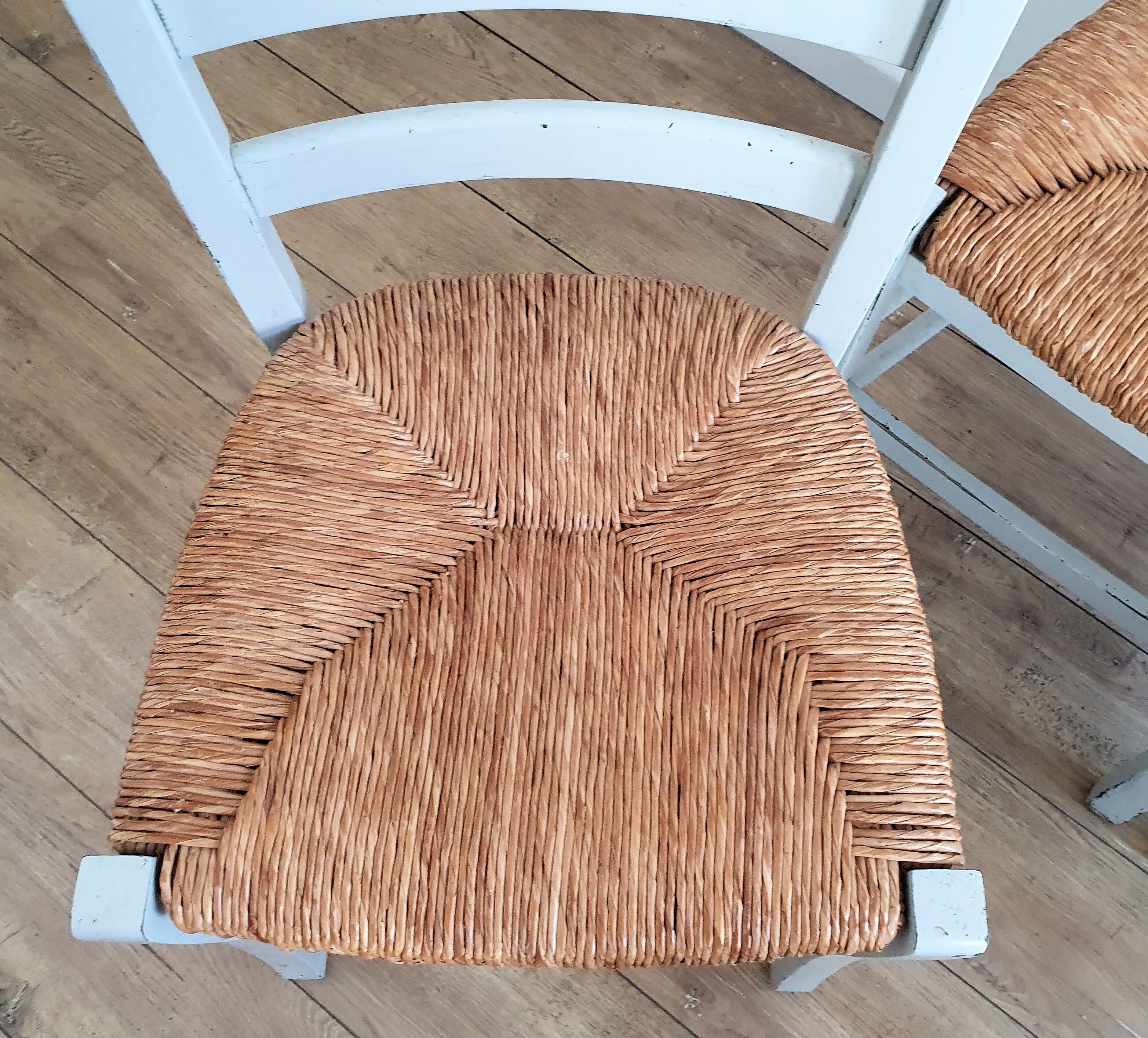 Light grey mulched chairs