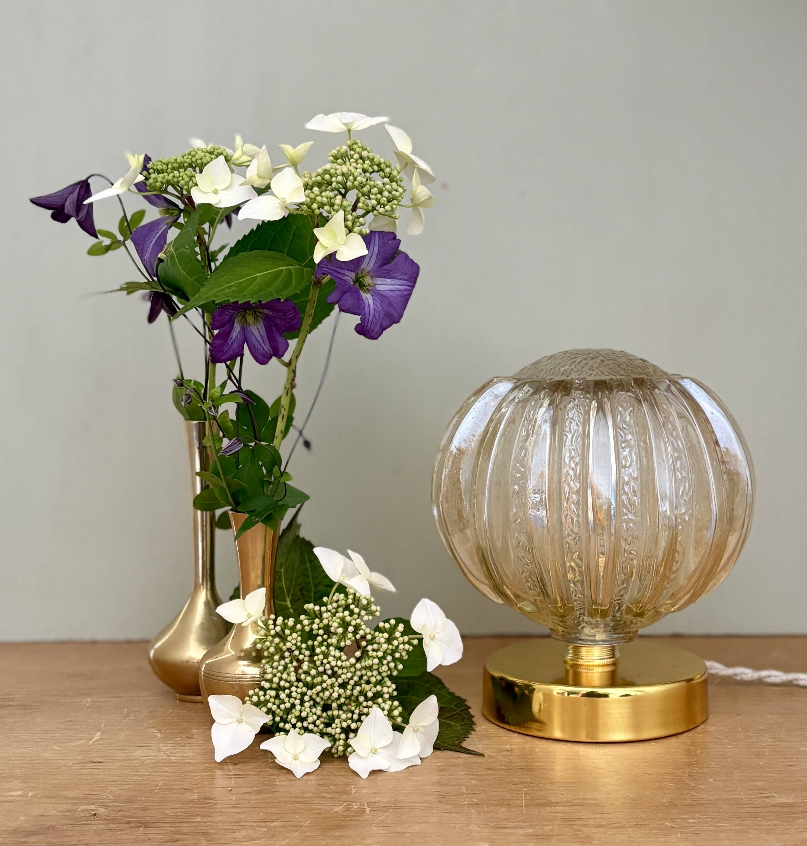 Vintage globe table lamp in half amber, half transparent molded glass