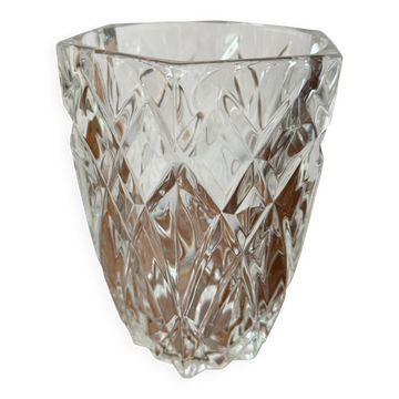 Vase en verre transparent ciselé