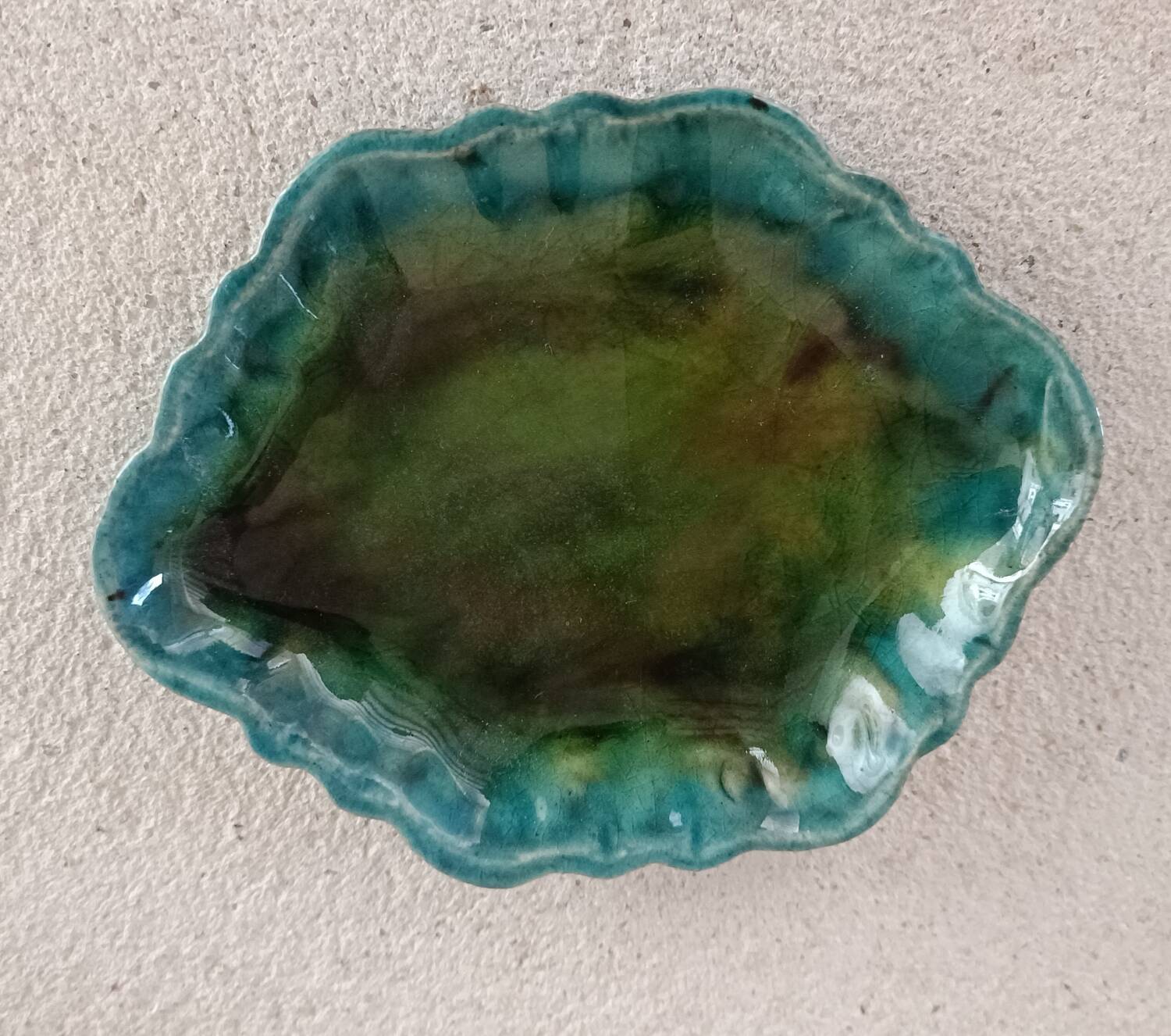 Ceramic pocket tray