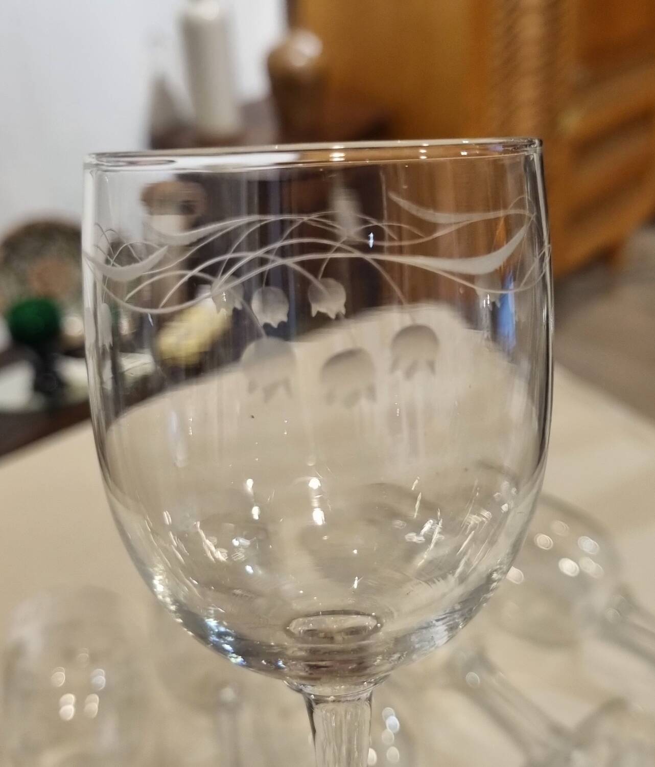 Set of 9 glasses decorated with lily of the valley