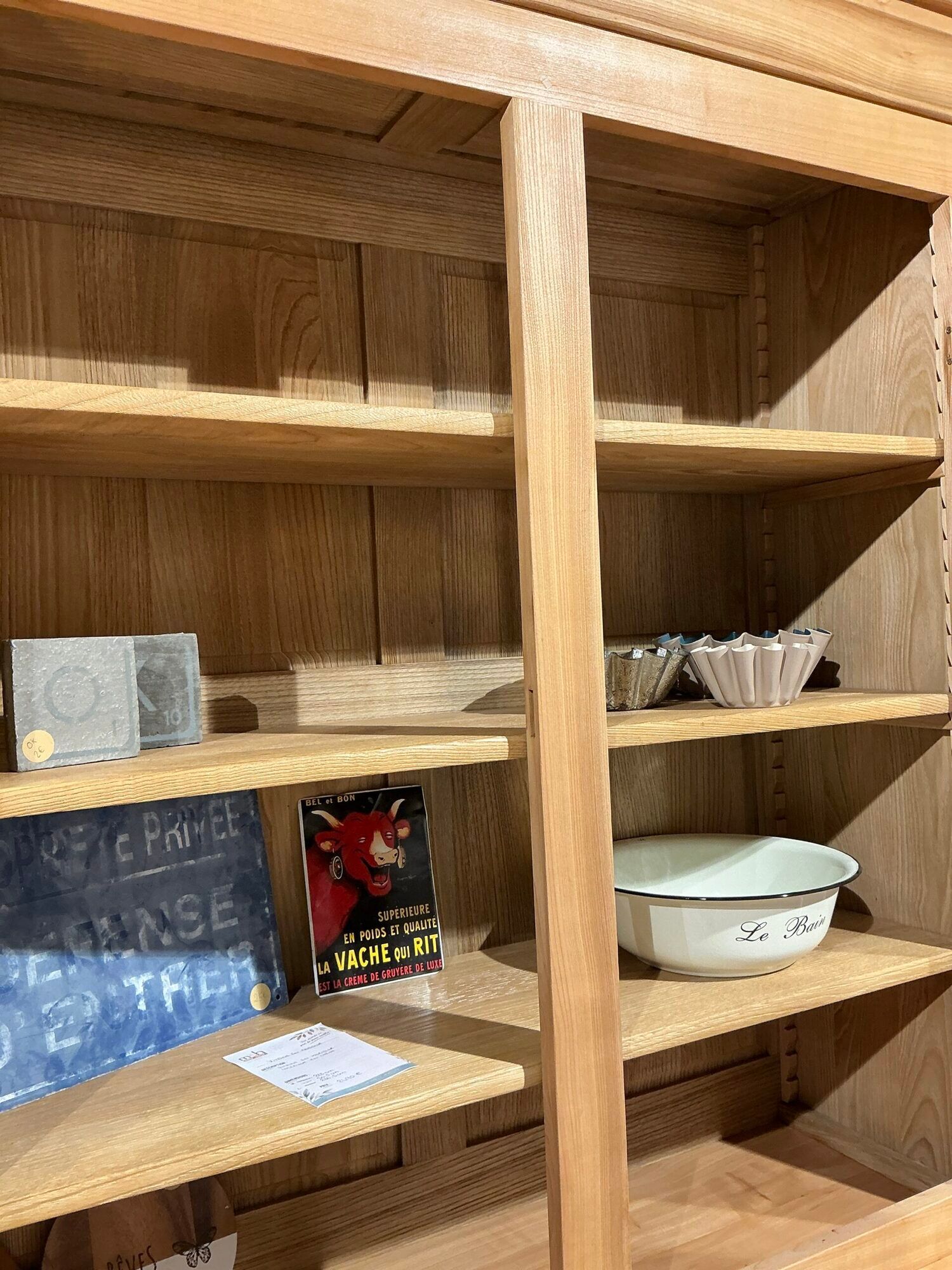 Display cabinet in solid cherry wood