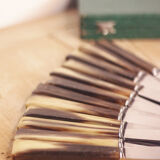 Coffret de 12 couteaux anciens