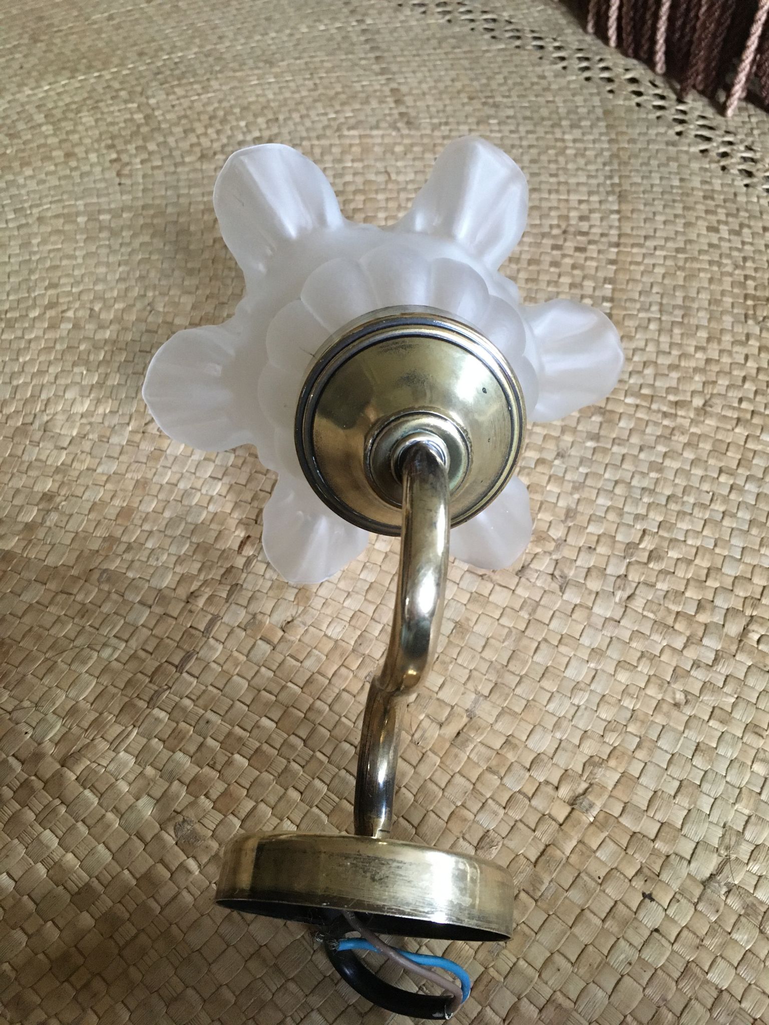 Swan neck sconce