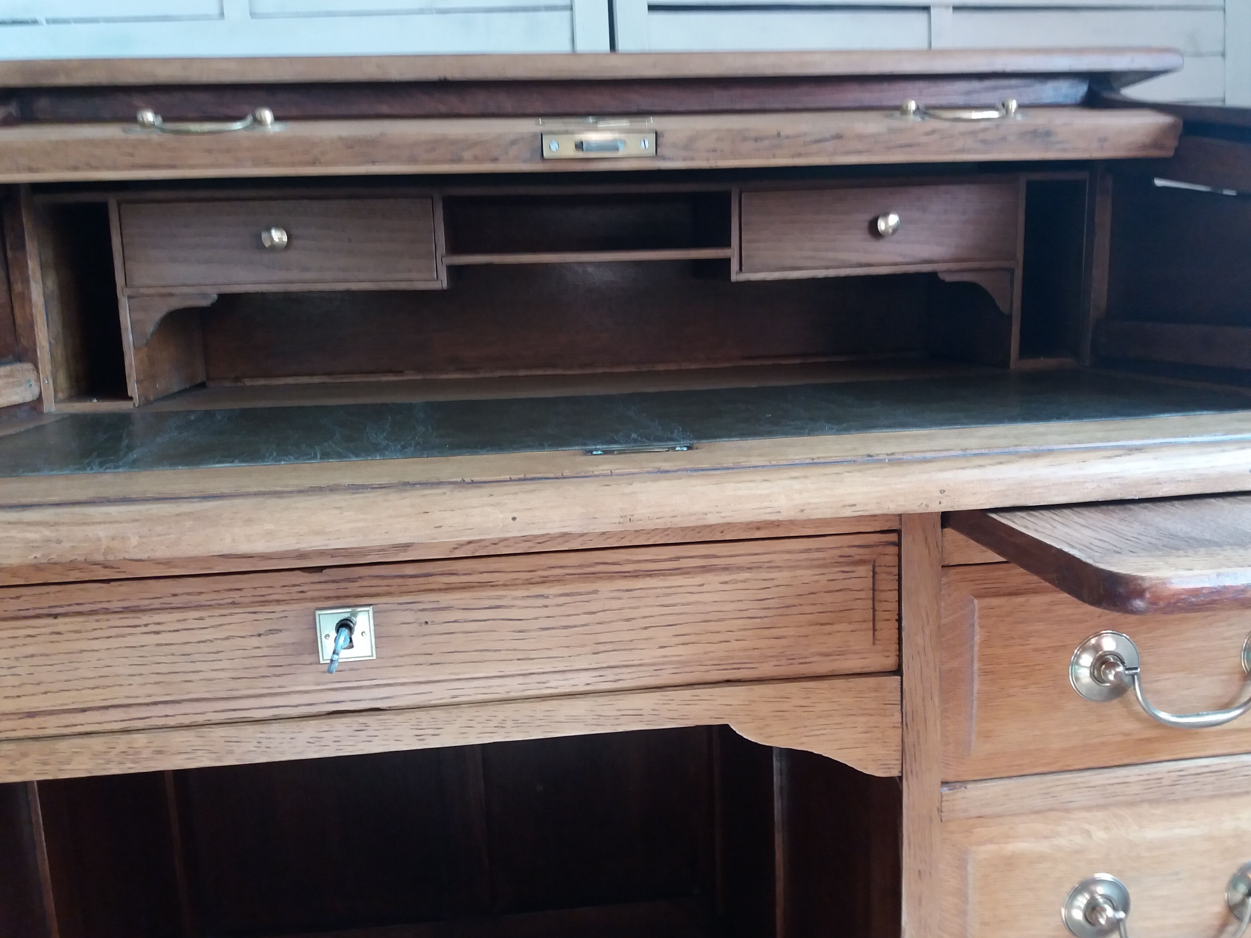 Rare american office desk by Gradiam brand  1930