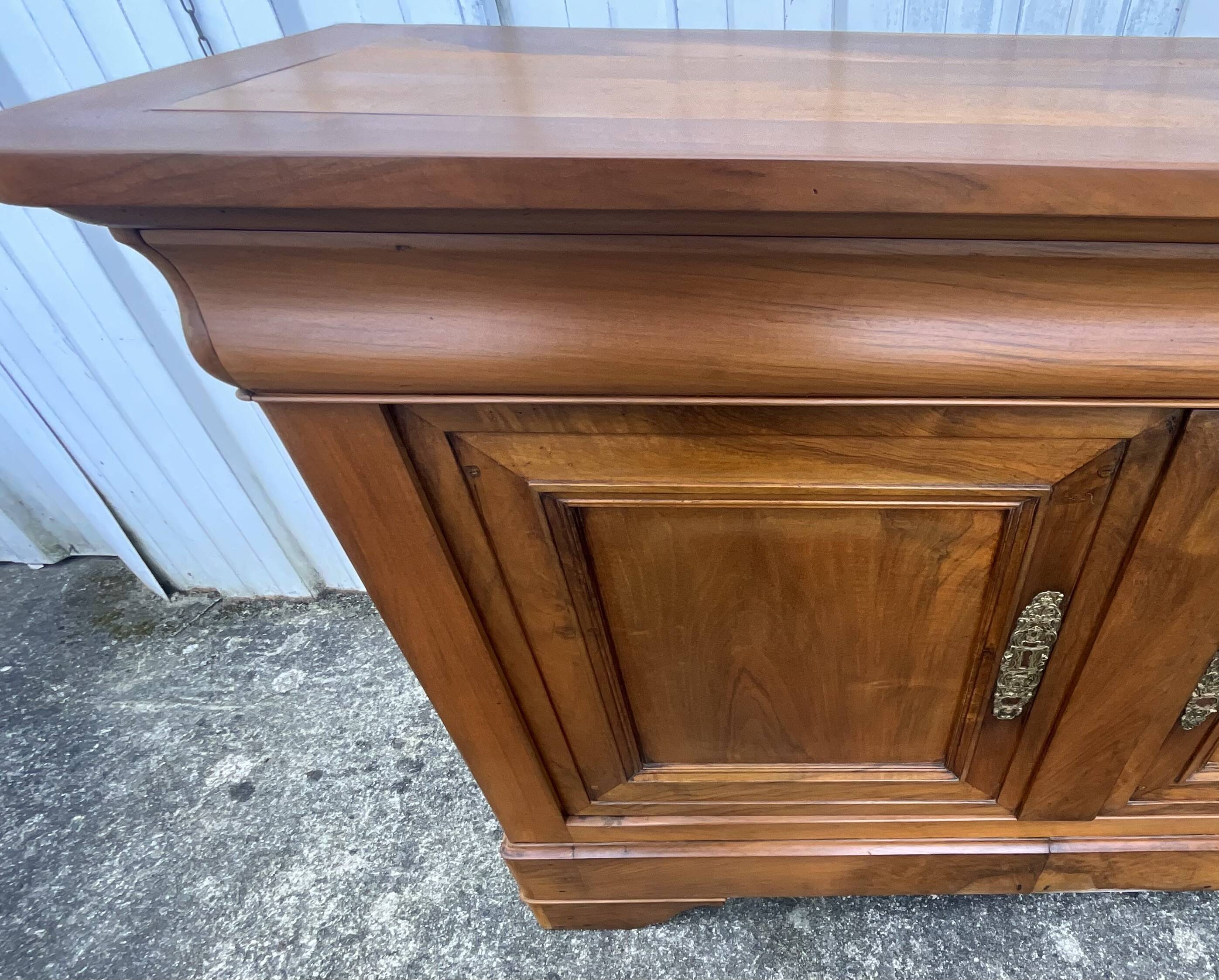 Louis-Philippe walnut buffet