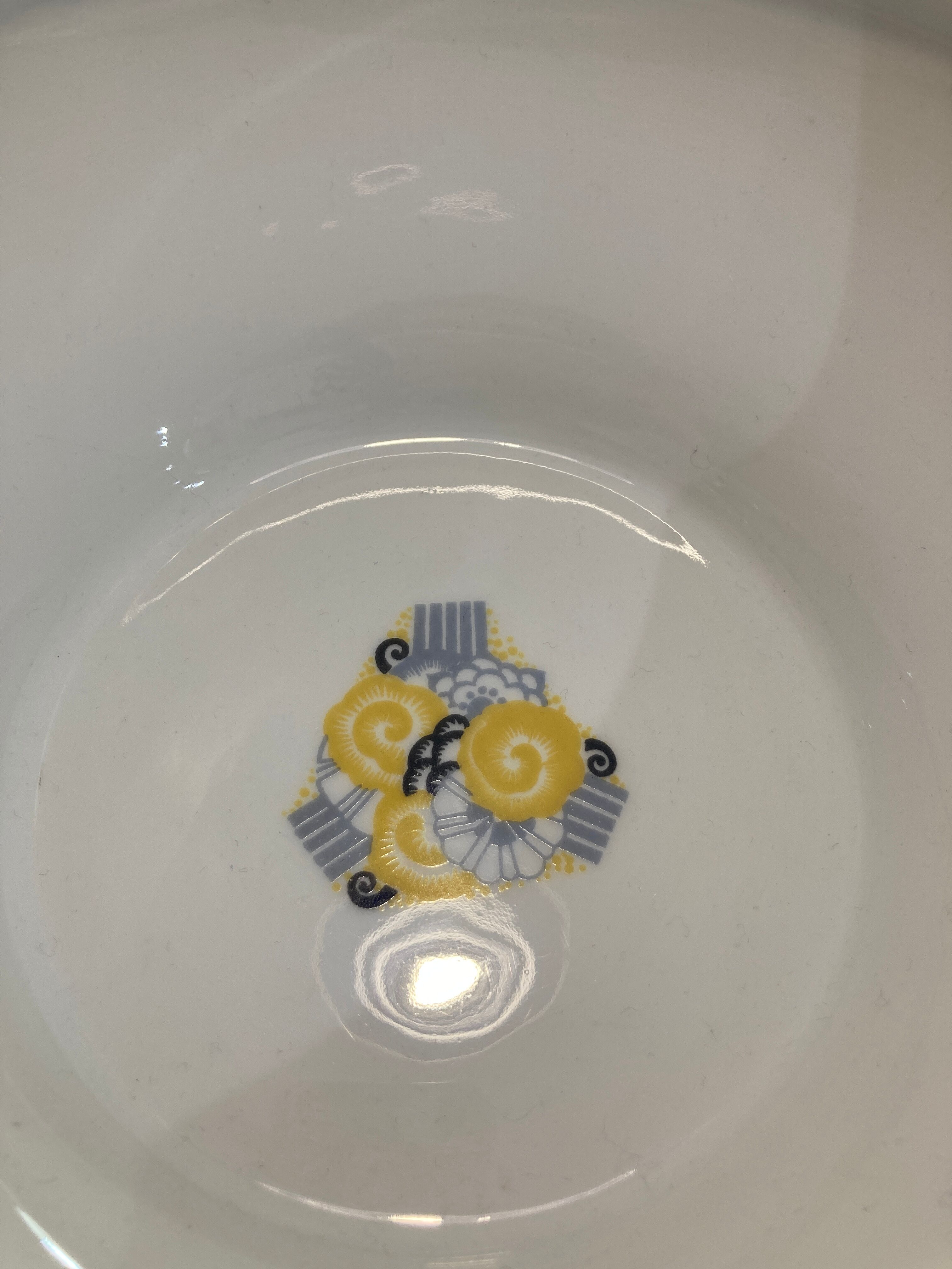 Large porcelain bowl pattern years 30-limoges france W Guerin&cie