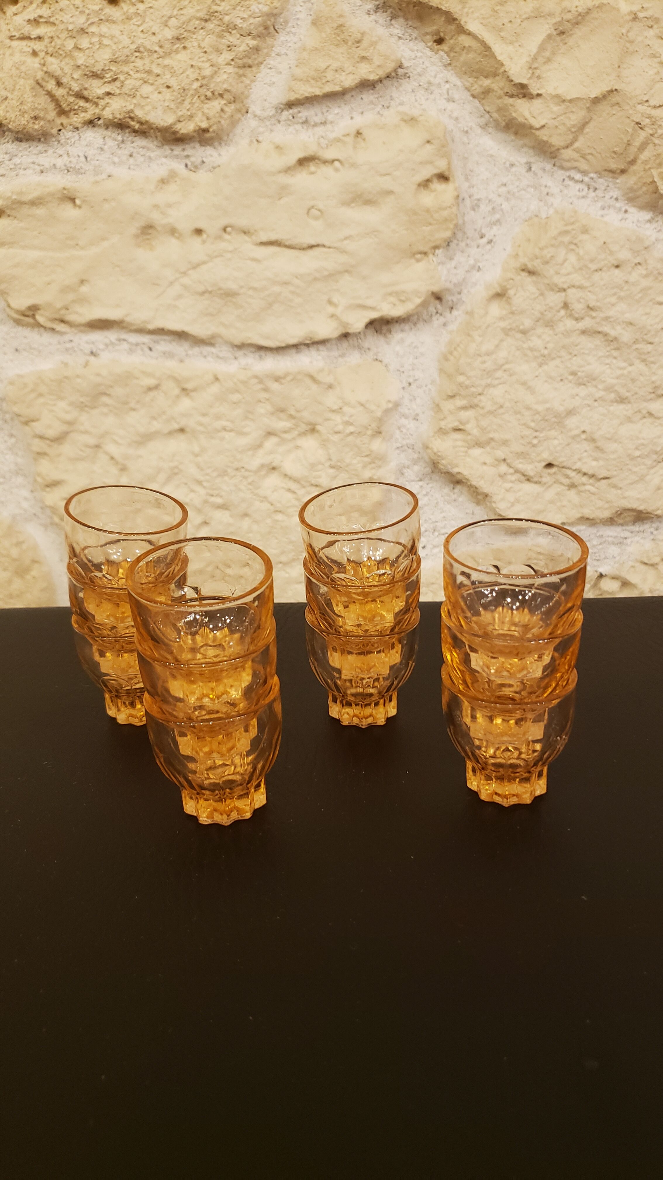12 petits verres rétro pied étoile en verre rose