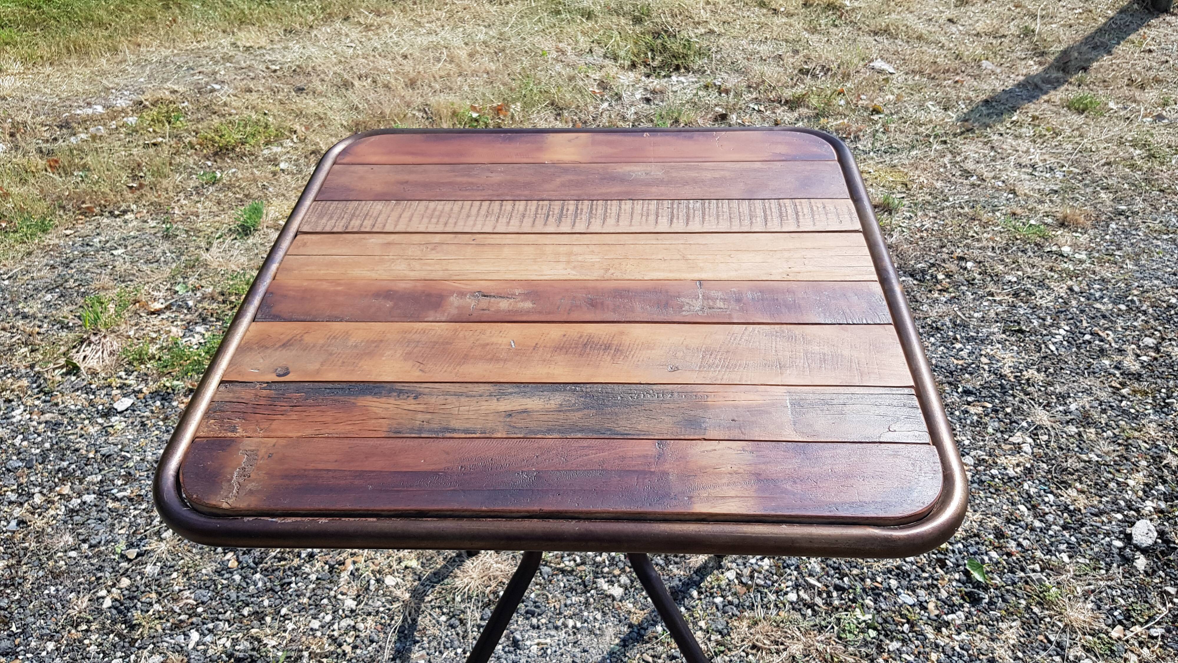 Bistro table in teak and wrought iron