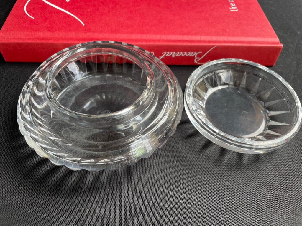 Bonbonnière or cotton box Baccarat model Monique - Art Deco