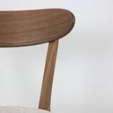 Walnut dining room set. 21st century.