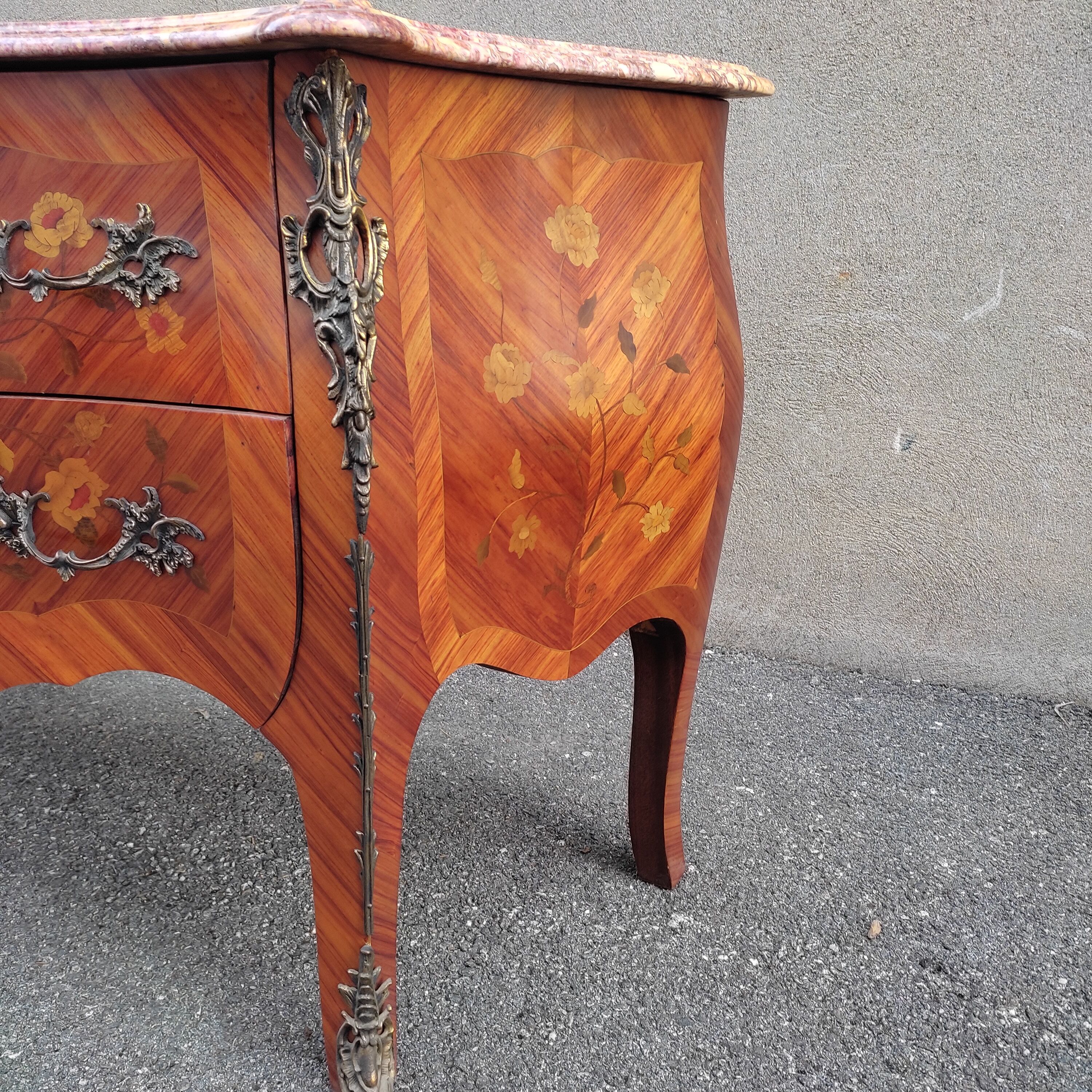 Louis XV chest of drawers in rosewood