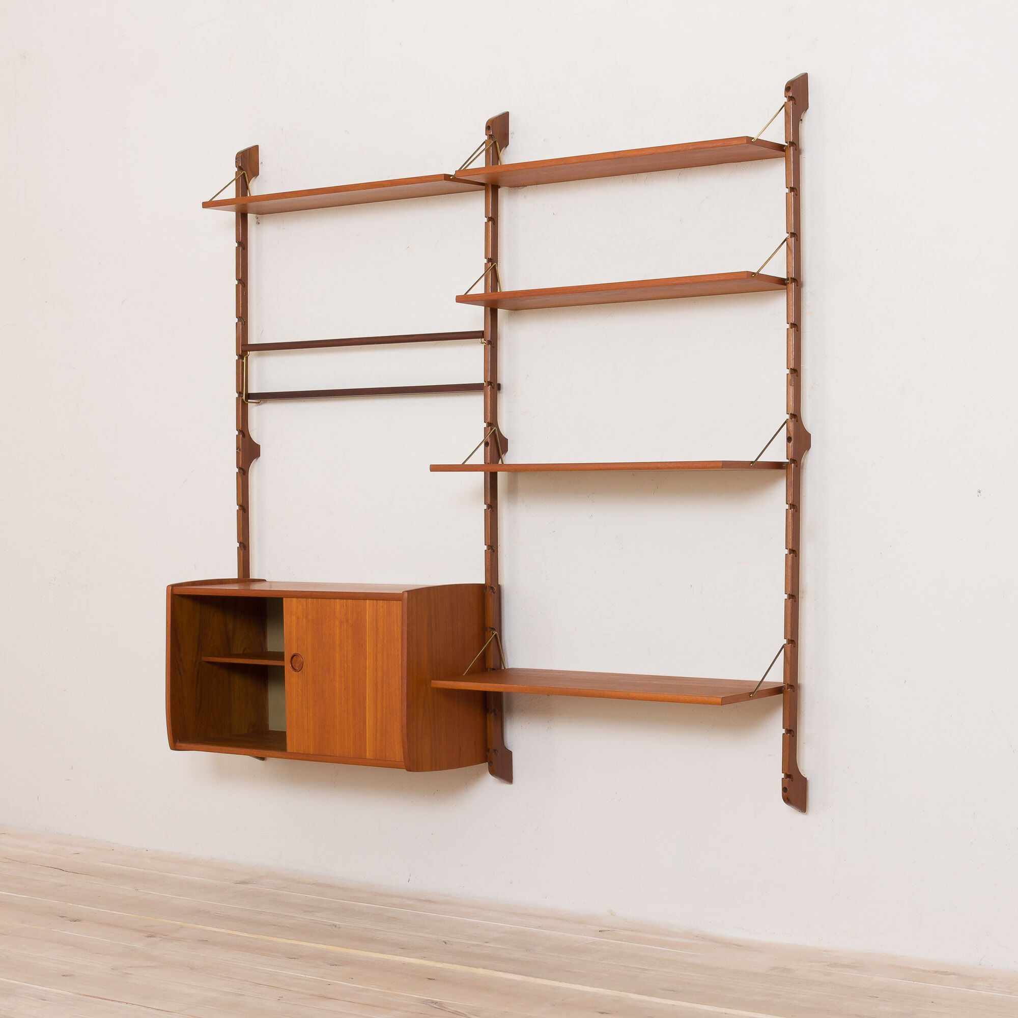 Ergo Wall Unit in teak with 6 shelves and a cabinet by John Texmon for Blindheim Møbelfabrikk