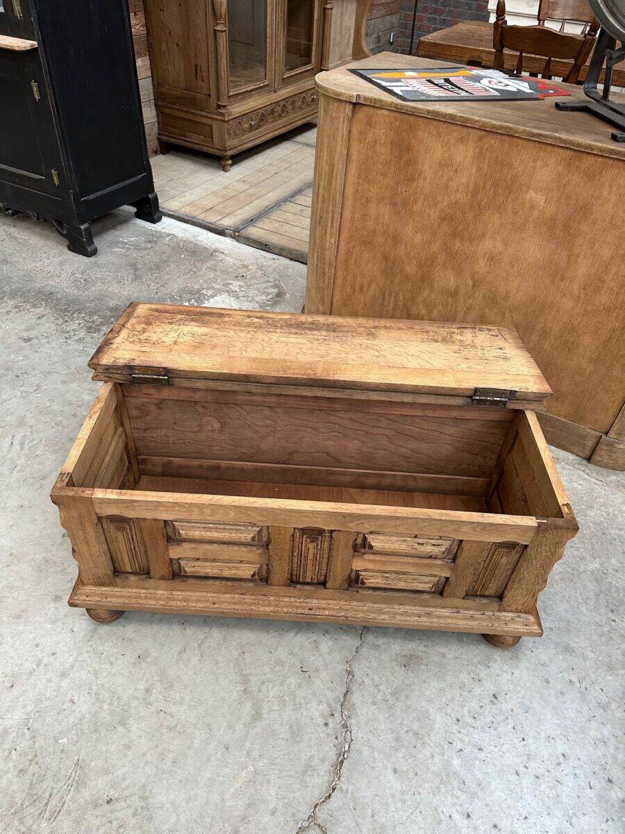Oak storage bench