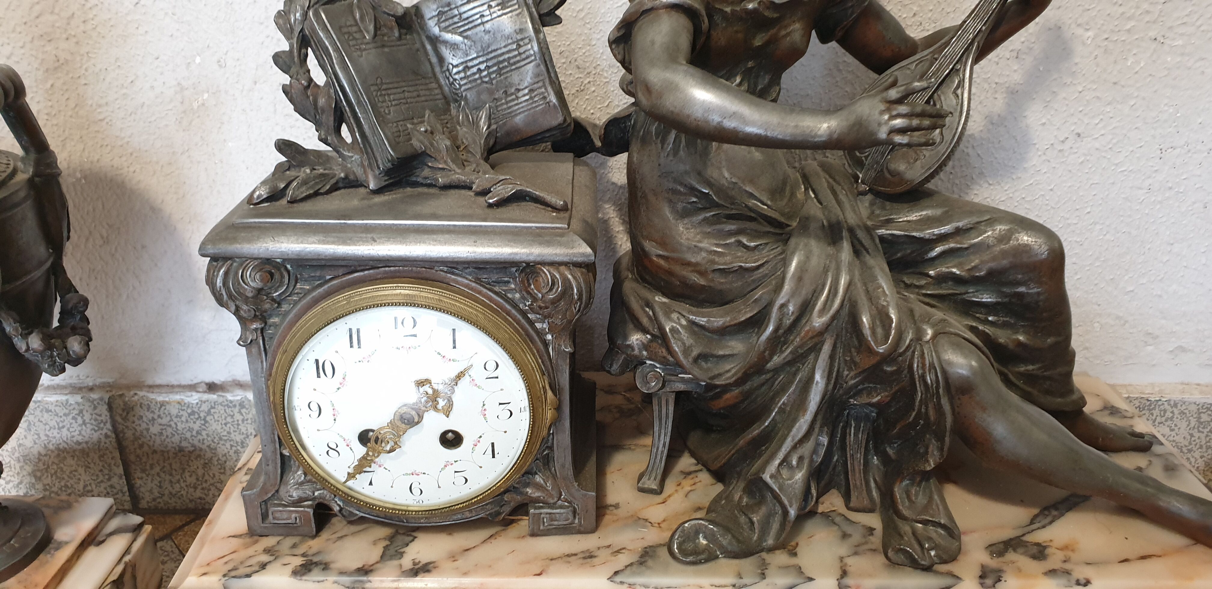 Pendulum allegory music