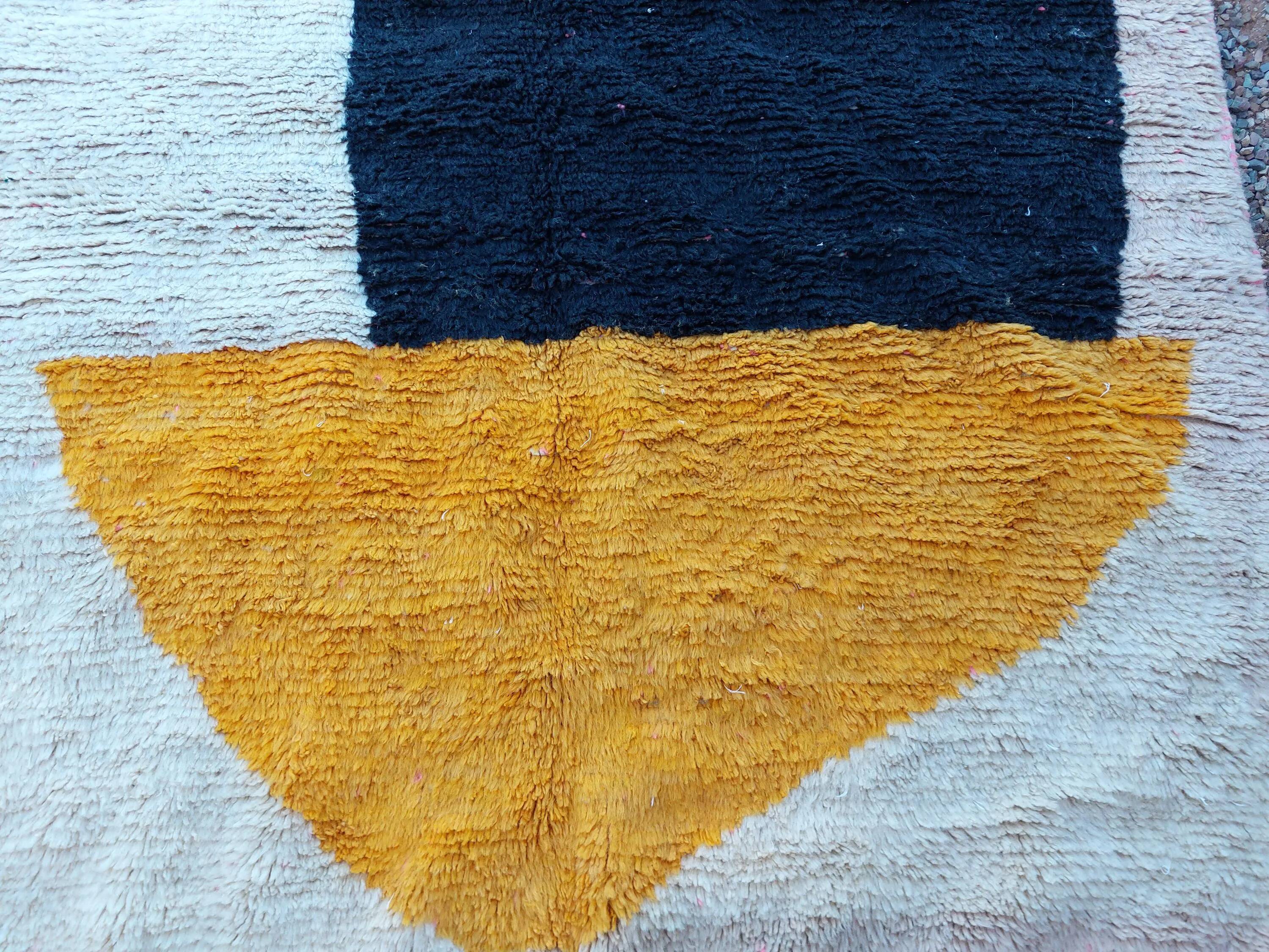 Traditional Berber rug in natural wool 3x2 m