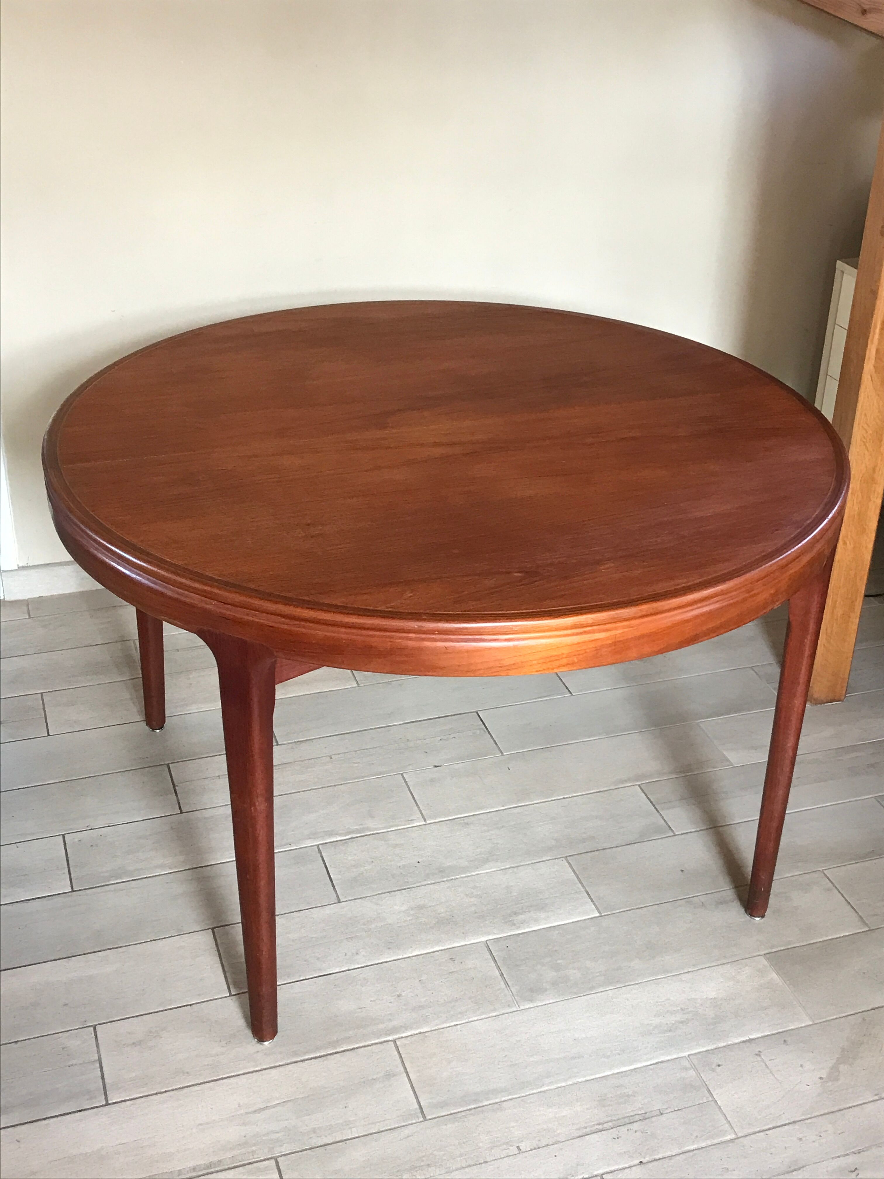 Scandinavian table Samcom design Arne Hovmand Olsen Denmark 60s