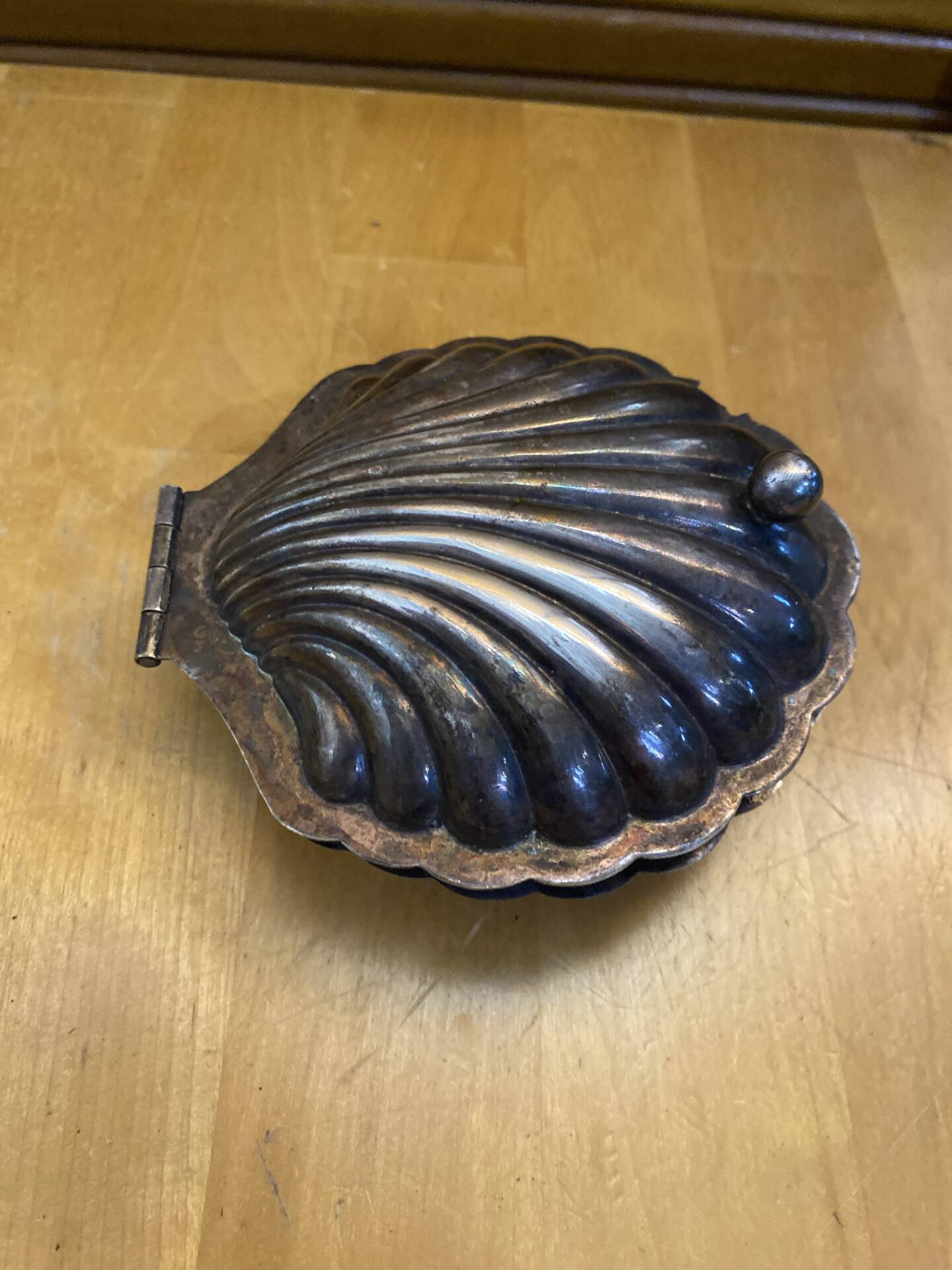 Vintage Silver-Plated Scallop Shell Butter Dish #E160