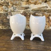 Coquetiers ancien an porcelaine forme coquille