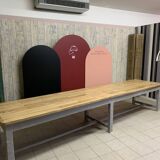 Grande table à manger de 4 mètres de long