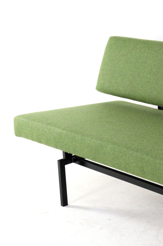 Sofa Gijs van der Sluis no. 540 - fully restored - original Dutch design