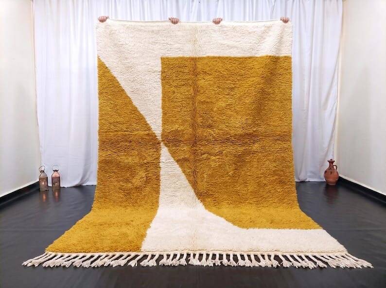 Natural wool rug for your traditional space 2/3 m