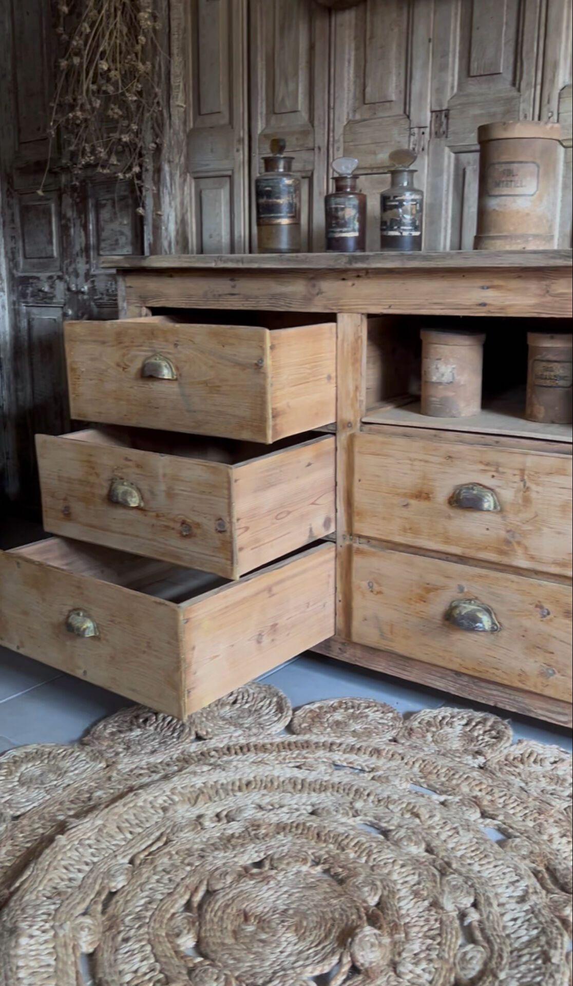 Ancien meuble de métier, comptoir