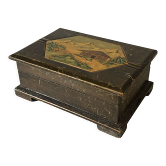 Old wooden box, mountain motif