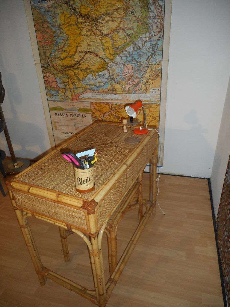 Bureau en rotin avec son assise