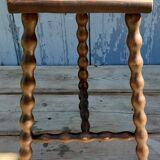 Tripod farm stool