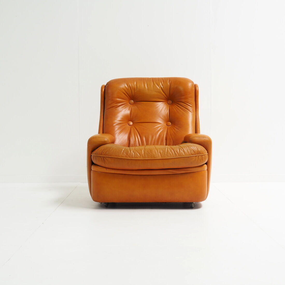 Fauteuil en cuir funky par Michel Cadestin pour Airborne