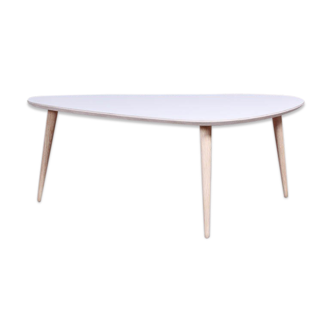 Classic tripod coffee table