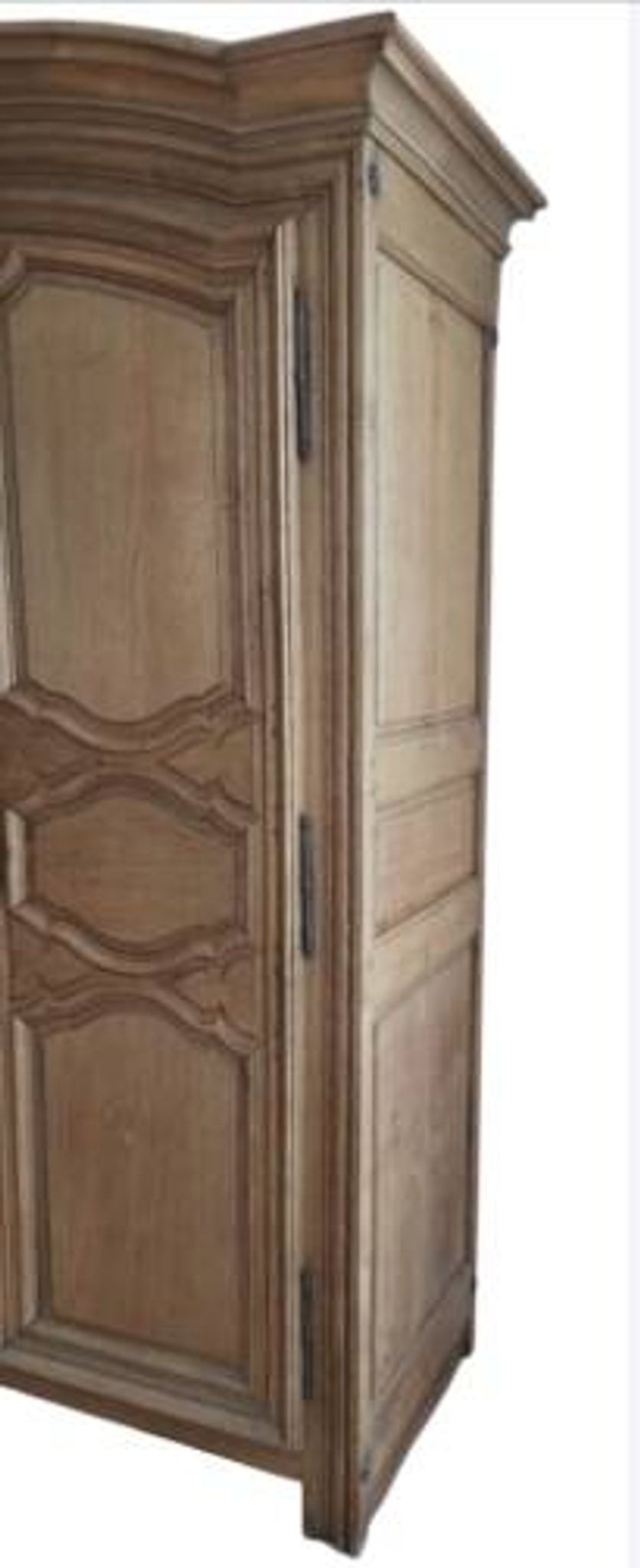 Armoire ancienne en bois massif