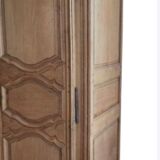 Armoire ancienne en bois massif