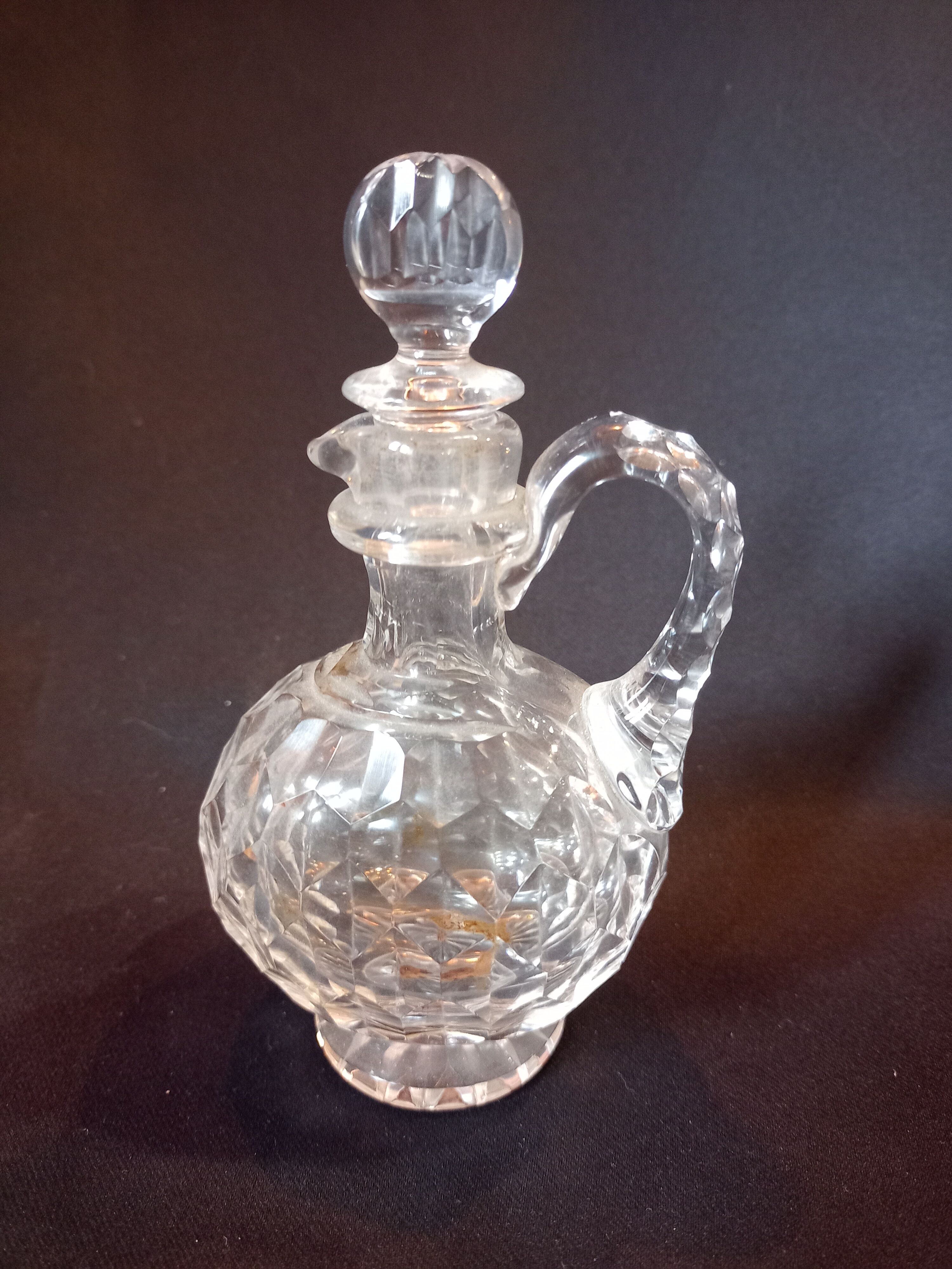 Cut and faceted crystal bottle 14 cm